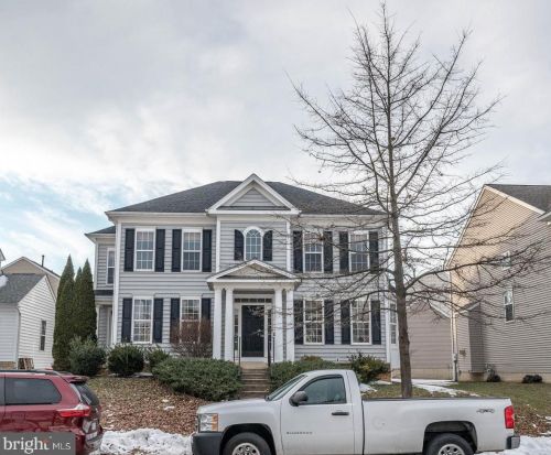 240 Davis St, Charles Town WV  25414-4458 exterior
