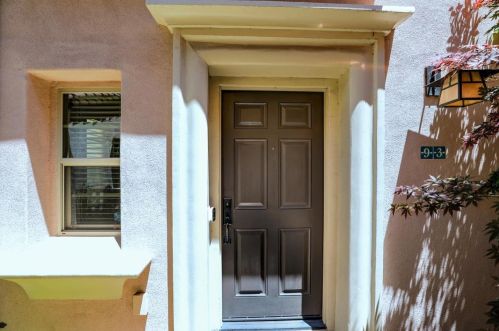 93 Castillo Ln, Milpitas, CA 95035-6292