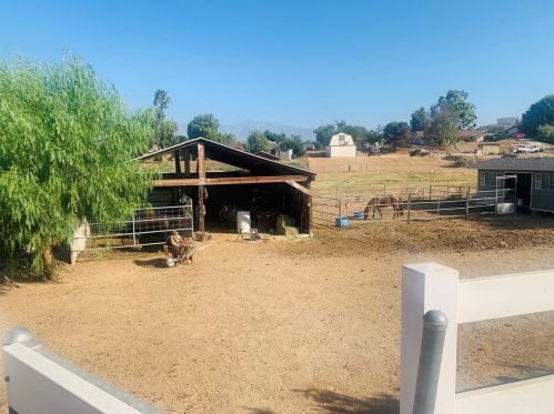 9511 Stirrup St, Riverside CA  92509-4960 exterior