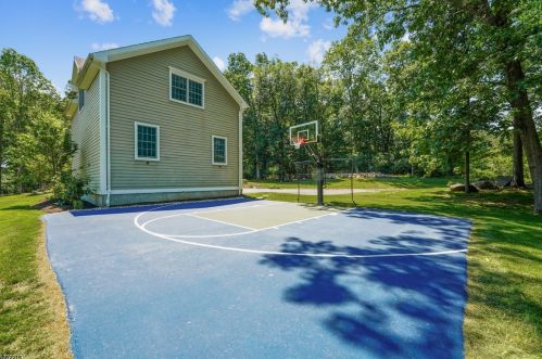 3 Evergreen Ln, Califon, NJ 07830-4195