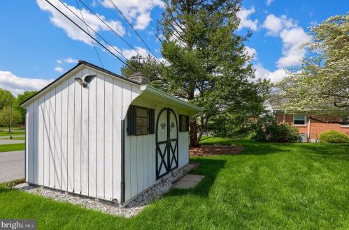 1631 Sunset Ave, Lancaster PA  17601-4355 exterior