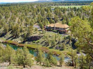 8046 Grubstake Way, Eagle Crest OR  97756-8096 exterior