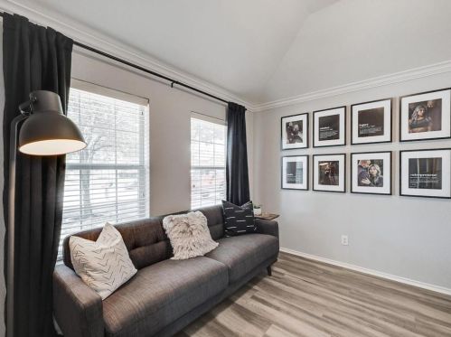 6552 Fairview Dr, Fort Worth TX  76148-1440 exterior