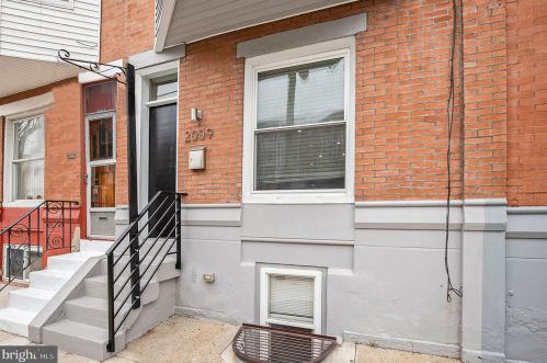 2009 Mercy St, Philadelphia, PA 19145-2806