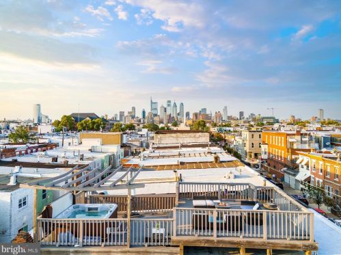 1724 16th St, Philadelphia, PA 19121-3204