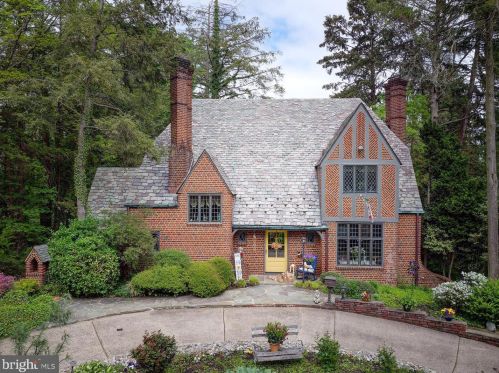 585 Warwick Rd, Haddonfield NJ 08033-3845 exterior