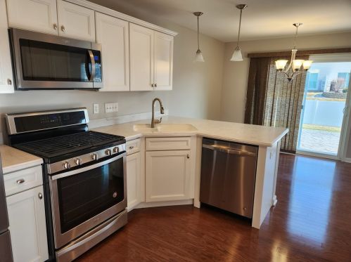 643 Florence St, Pingree Grove IL  60140-5608 exterior