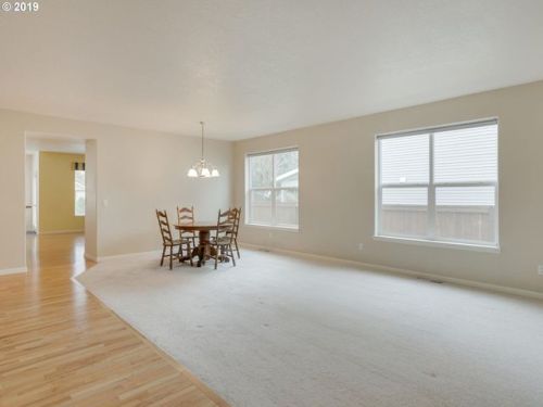 6986 Yearling Ln, Portland, OR 97267-1982