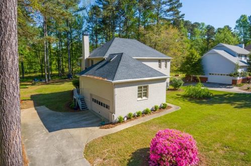 171 Price Hills Trl, Buford, GA 30518-6210