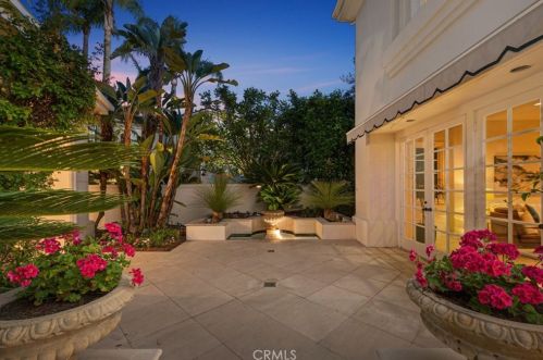 1 Charlotte, Irvine CA  92603-3448 exterior