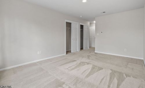 27 Grant Way, Princeton NJ  08540-1667 exterior