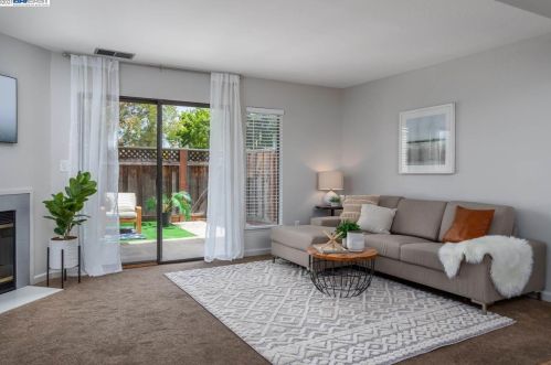 1835 Paseo Laguna Seco, Livermore, CA 94551-1678