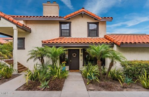 2175 Martinique Ln, Oxnard, CA 93035-3617
