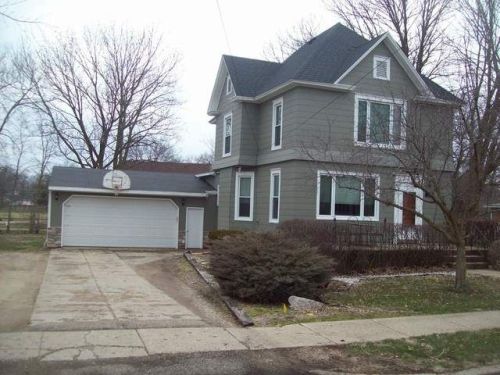 310 Peru St, Normandy, IL 61376-9383