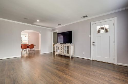 6347 Anita St, Dallas TX  75214-2616 exterior