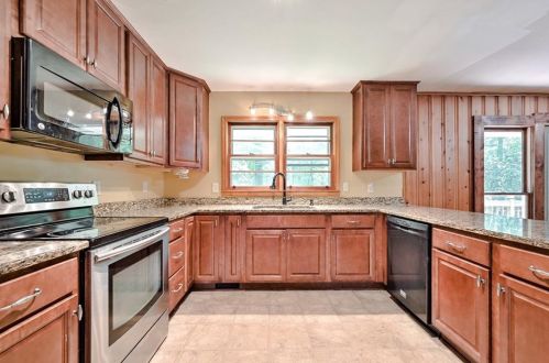1975 Hiram Douglasville Hwy, Hiram, GA 30141-4840