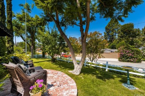 12962 Springwood Dr, Santa Ana, CA 92705-1349