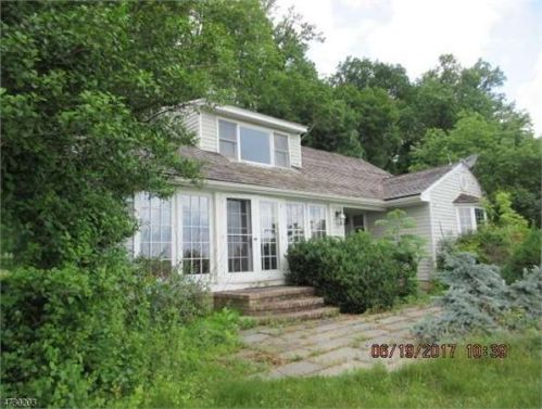 56 Fox Hill Rd, Califon, NJ 07830-3006
