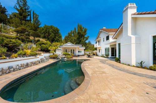 10228 Overhill Dr, Santa Ana CA  92705-1595 exterior