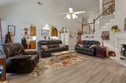 5800 Fathom Dr, Fort Worth TX  76135-7013 exterior