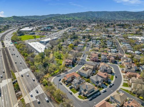 413 Comstock Way, Vacaville CA  95688-3128 exterior