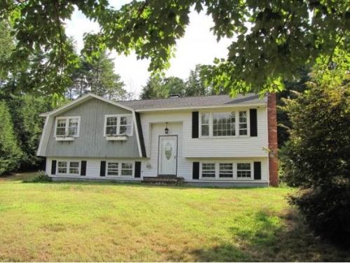 2 Currier Dr, Londonderry, NH 03053-3210