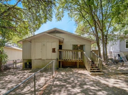 404 Dittmar Rd, Austin TX  78745-7004 exterior