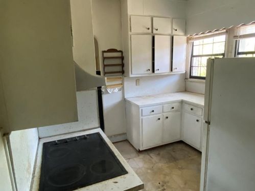 889 Highland Ter, Atlanta GA  30306-3411 exterior