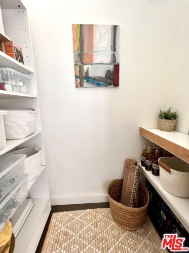 2430 Bywood Dr, Glendale CA  91206-4703 exterior