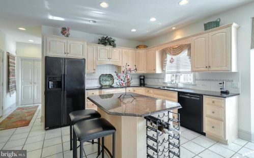 1020 Steeplechase Dr, Lancaster PA  17601-1779 exterior