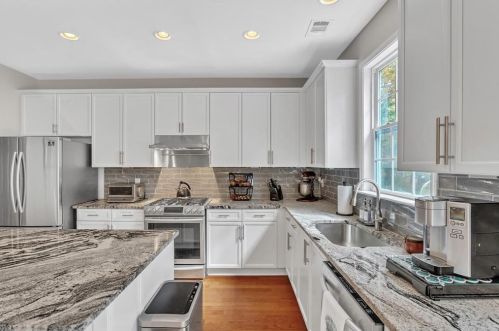 1033 Alexander Run Pass, Buford GA  30518-5560 exterior