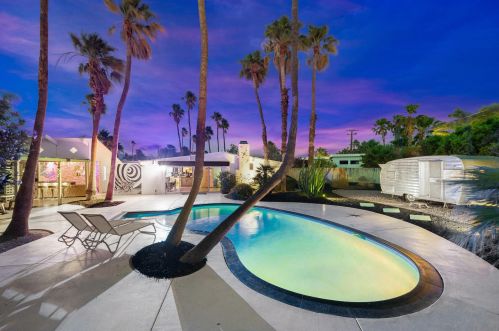 2535 Kitty Hawk Dr, Palm Springs, CA 92262-2304