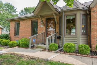 1437 Pegwood Dr, Columbus OH  43229-3473 exterior