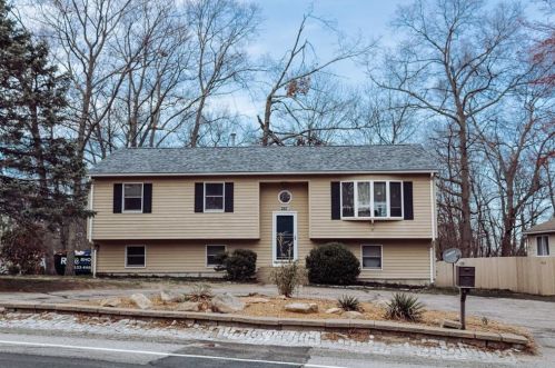 267 Tiogue Ave, Coventry, RI 02816-5256