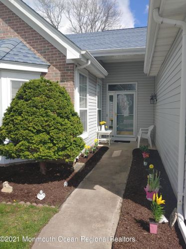 90 Butler Ave, Berkeley Township, NJ 08721-1957