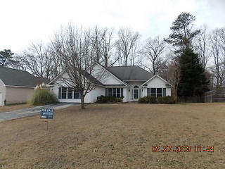 1011 Northlake Dr, Greenwood, SC 29649-9224