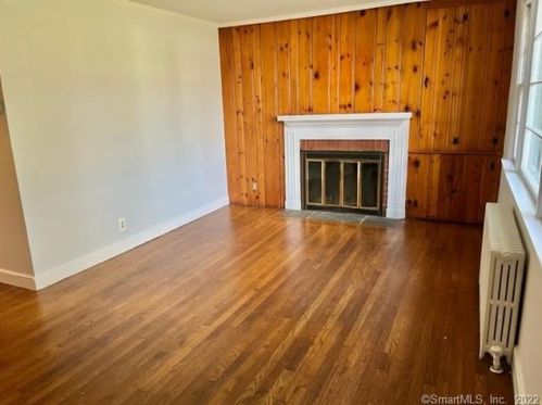 9 Lyncrest Dr, Norwalk CT  06851-6002 exterior