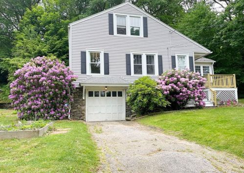 50 White Ave, Waterbury, CT 06762-2728