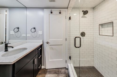 7049 Keeney St, Niles IL  60714-3037 exterior