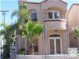 240 2nd St, Huntington Beach, CA 92648-5104