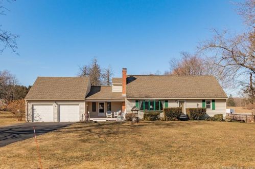 18 Kearns Cir, Granby, CT 06035-1315