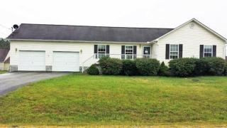 120 Clover Cir, Jacksboro, TN 37757-4644
