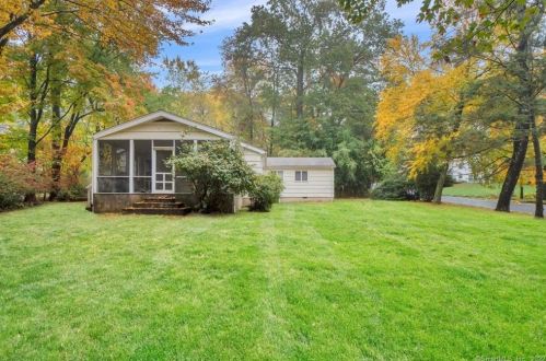 2 Orchard Hill Rd, Norwalk, CT 06851-3421