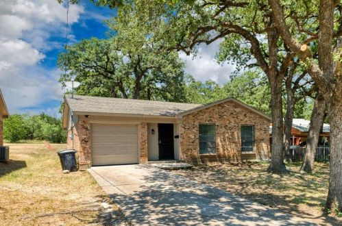 3611 Martin St, Fort Worth TX  76119-4929 exterior