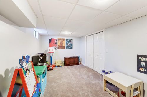 4052 Harris Ln, Springfield OH  45503-6458 exterior