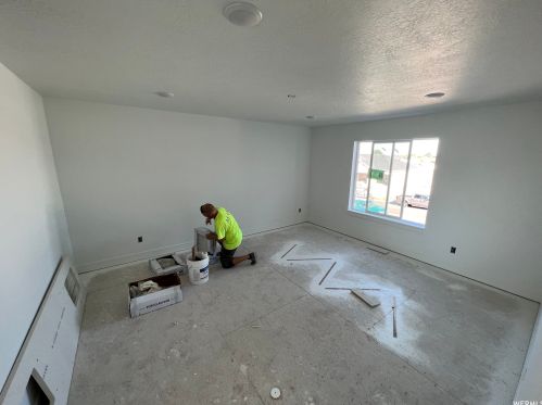 492 600, Hyrum UT 84319-1763 exterior