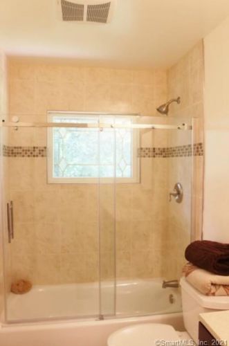 134 Deforest Rd, Wilton CT  06897-1911 exterior