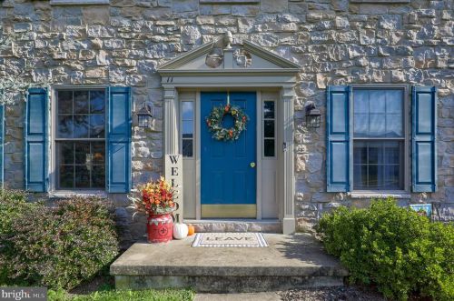 11 Creek Ln, Ephrata, PA 17522-8837