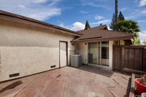 9211 Admiralty Ave, Riverside CA  92503-3348 exterior