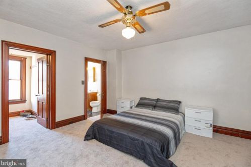 18 Middle St, Hanover PA 17331-3746 exterior